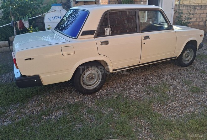 LADA (VAZ) 2107-4