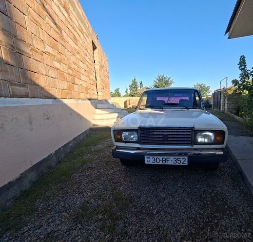 LADA (VAZ) 2107-1