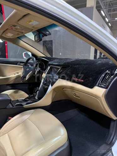 Hyundai Sonata-17