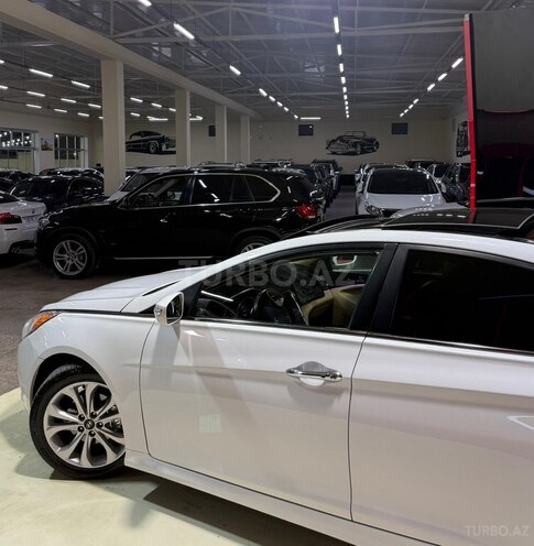 Hyundai Sonata-13
