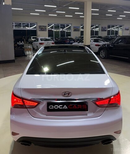 Hyundai Sonata-14