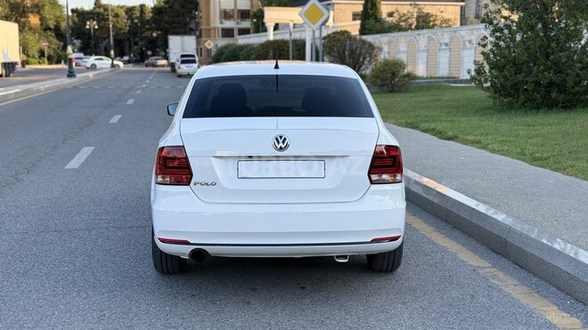 Volkswagen Polo-4