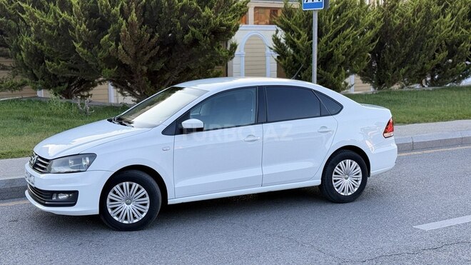 Volkswagen Polo-2