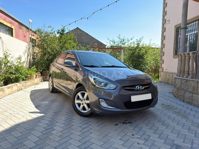 Hyundai Accent-1