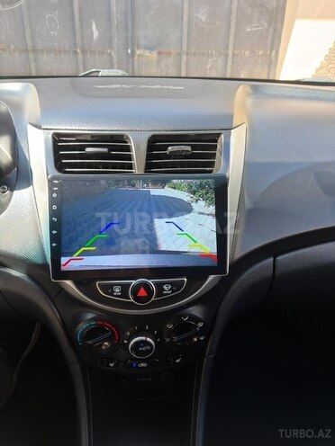 Hyundai Accent-8