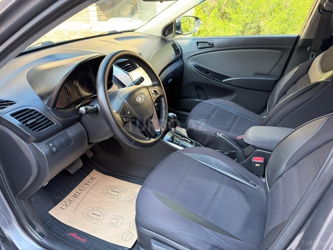 Hyundai Accent-6