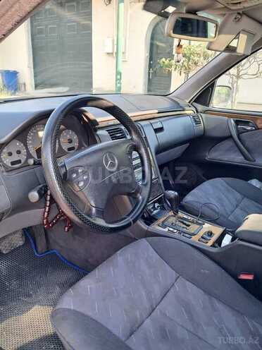 Mercedes E 270-3