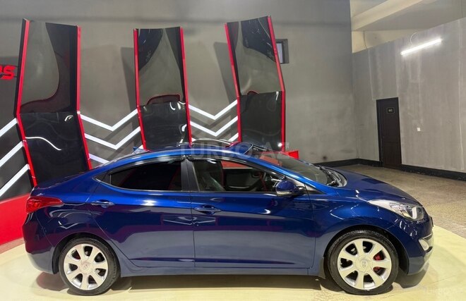 Hyundai Elantra-7