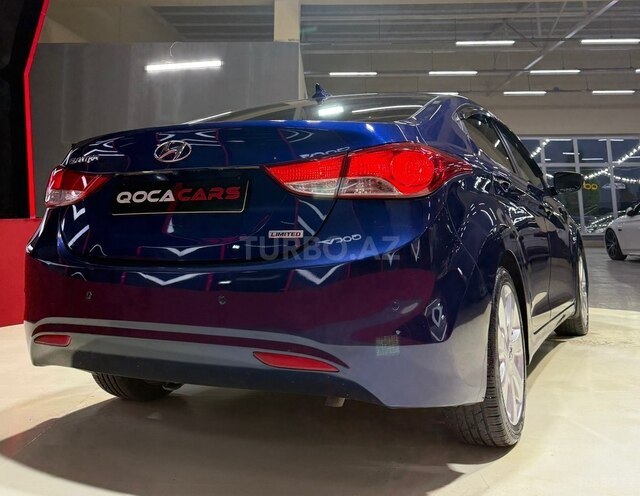 Hyundai Elantra-11