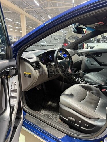 Hyundai Elantra-14