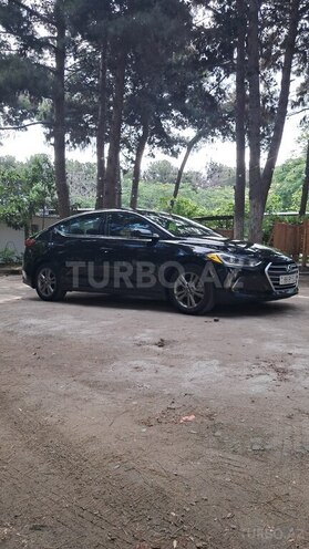 Hyundai Elantra-3