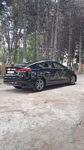 Hyundai Elantra-5