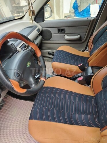 Land Rover Freelander-7