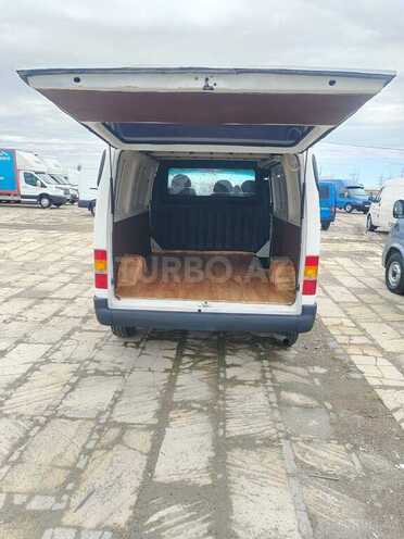 Ford Transit-5
