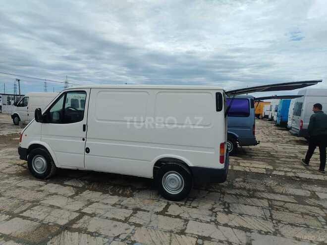 Ford Transit-4