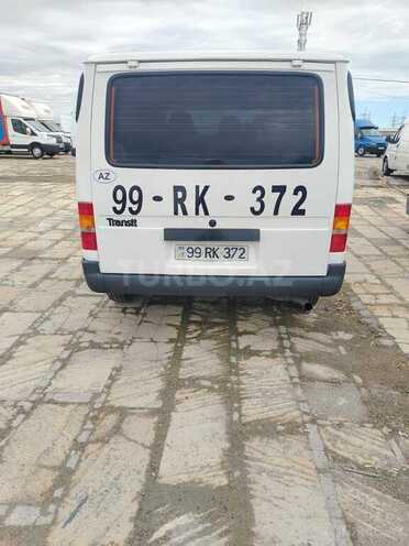 Ford Transit-10