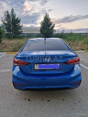 Hyundai Accent-2