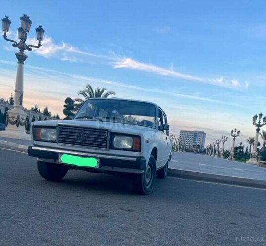 LADA (VAZ) 2107-1