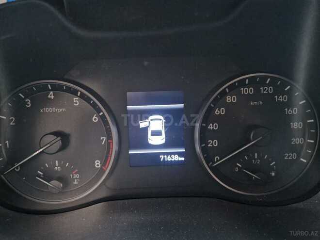 Hyundai Accent-13