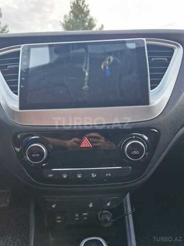 Hyundai Accent-20