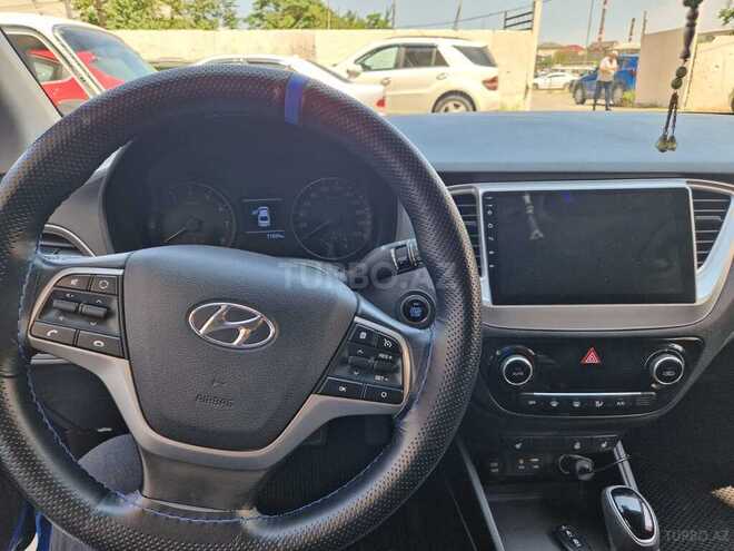 Hyundai Accent-5