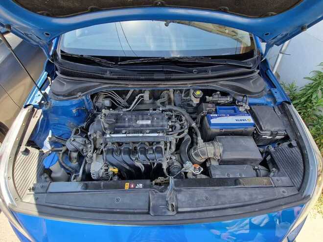 Hyundai Accent-6