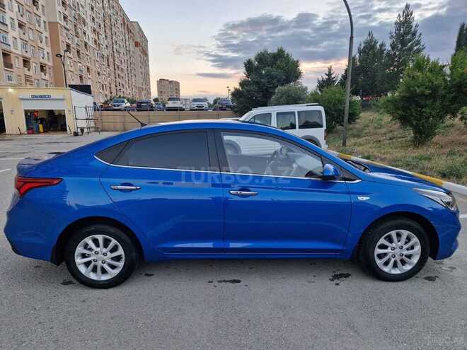 Hyundai Accent-15
