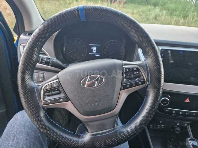 Hyundai Accent-16