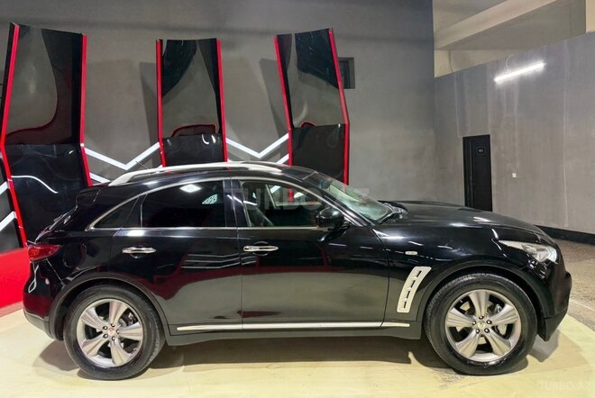 Infiniti FX35-7