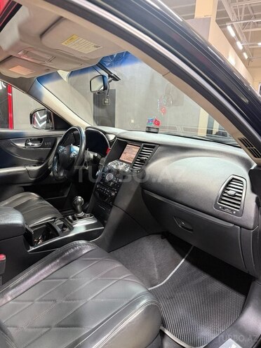 Infiniti FX35-17