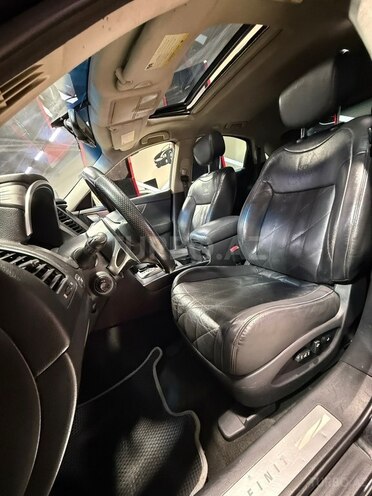 Infiniti FX35-16