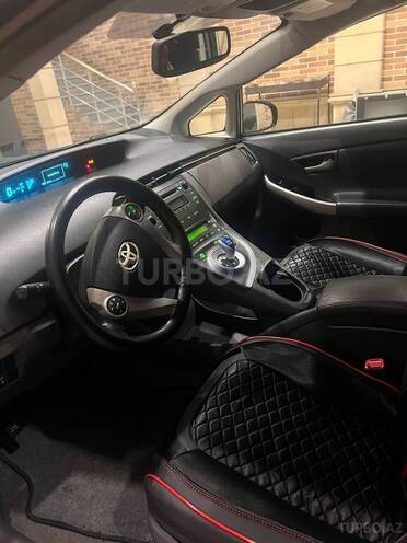 Toyota Prius-2