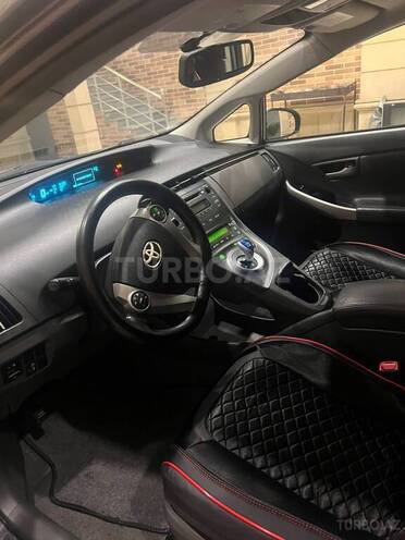Toyota Prius-3