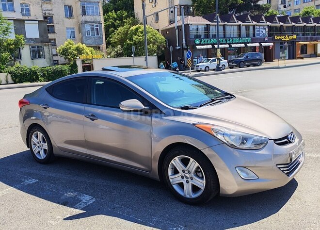Hyundai Elantra-5