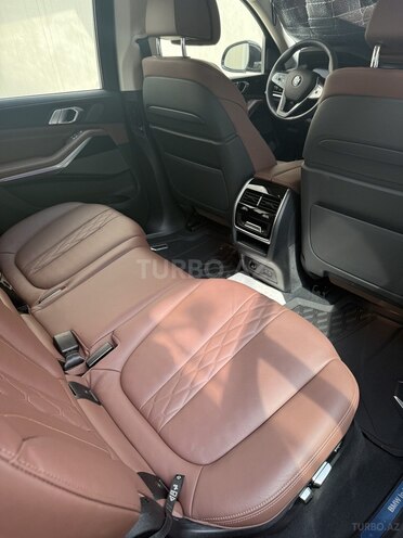 BMW X7-7