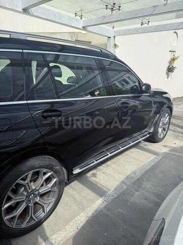 BMW X7-4