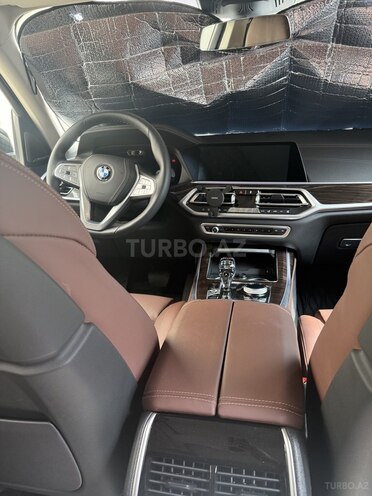 BMW X7-6