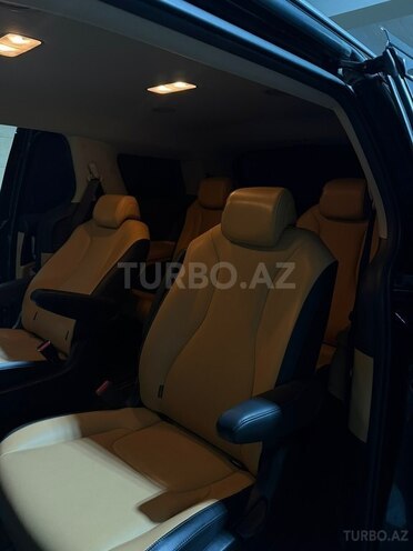 Kia Carnival-5
