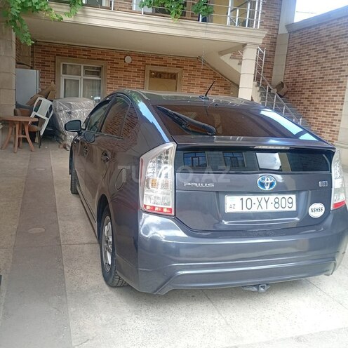 Toyota Prius-7