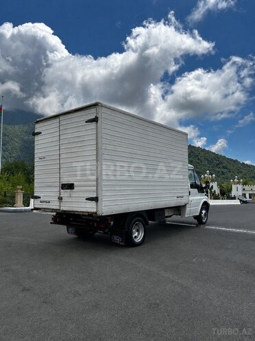 Ford Transit-5