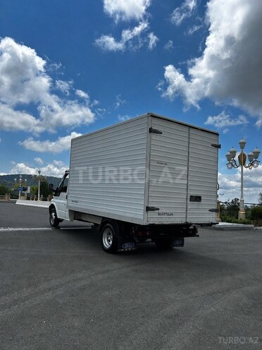 Ford Transit-4