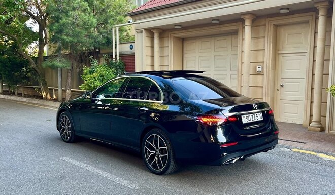 Mercedes E 300 de-6