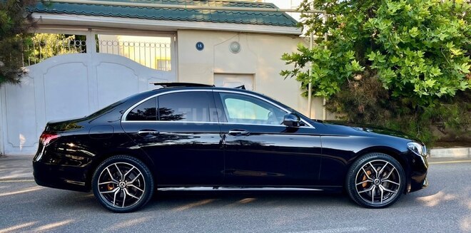 Mercedes E 300 de-8