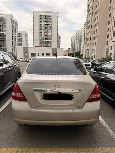 Nissan Tiida-9