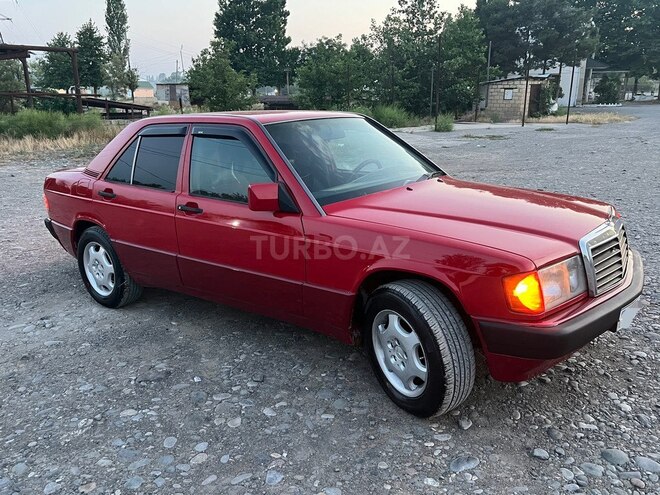 Mercedes 190-9
