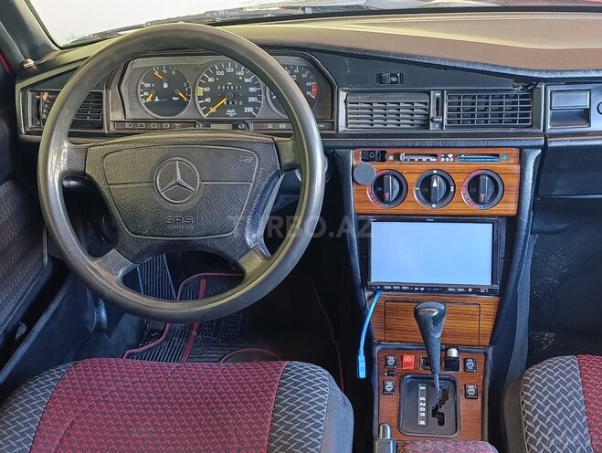 Mercedes 190-12