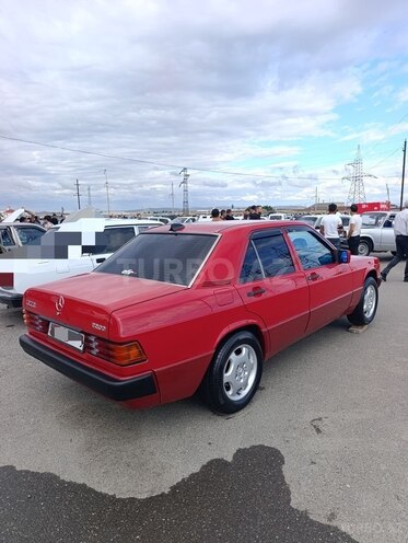 Mercedes 190-5