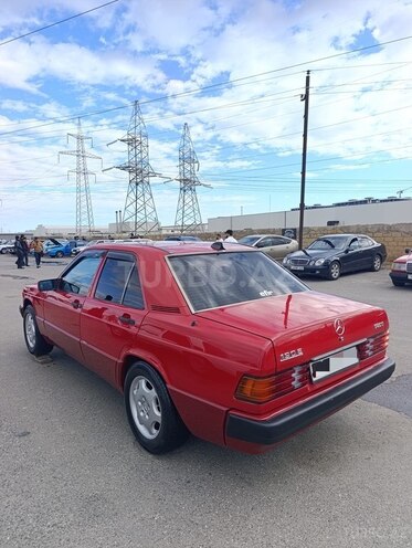 Mercedes 190-4
