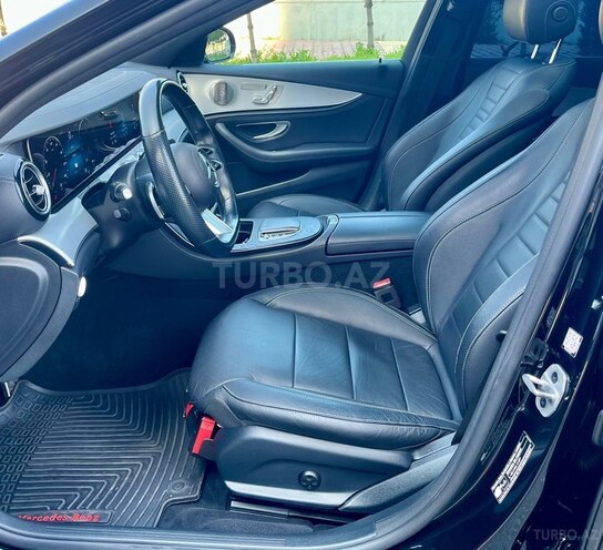 Mercedes E 300 de-13