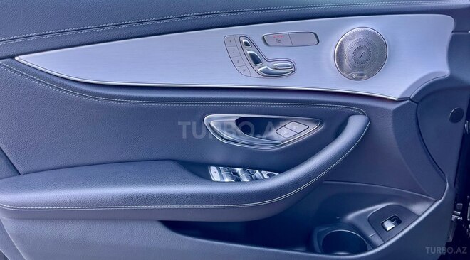 Mercedes E 300 de-18
